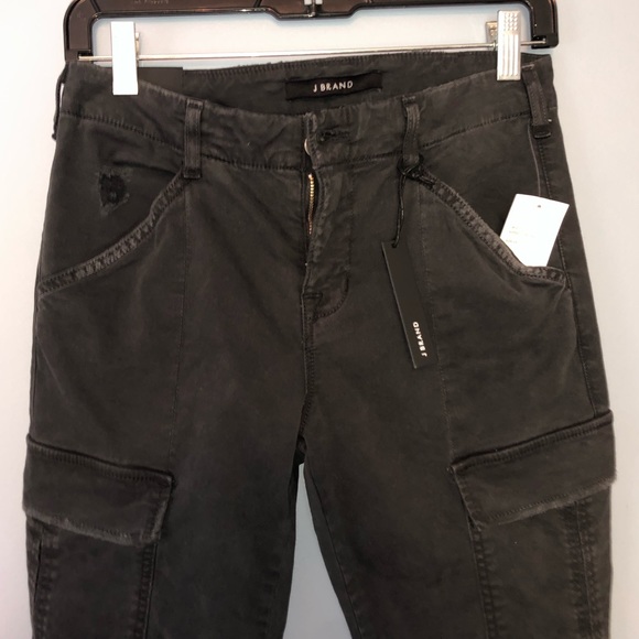 JBRAND NEW BLACK DISTRESSED JEANS - Picture 2 of 7